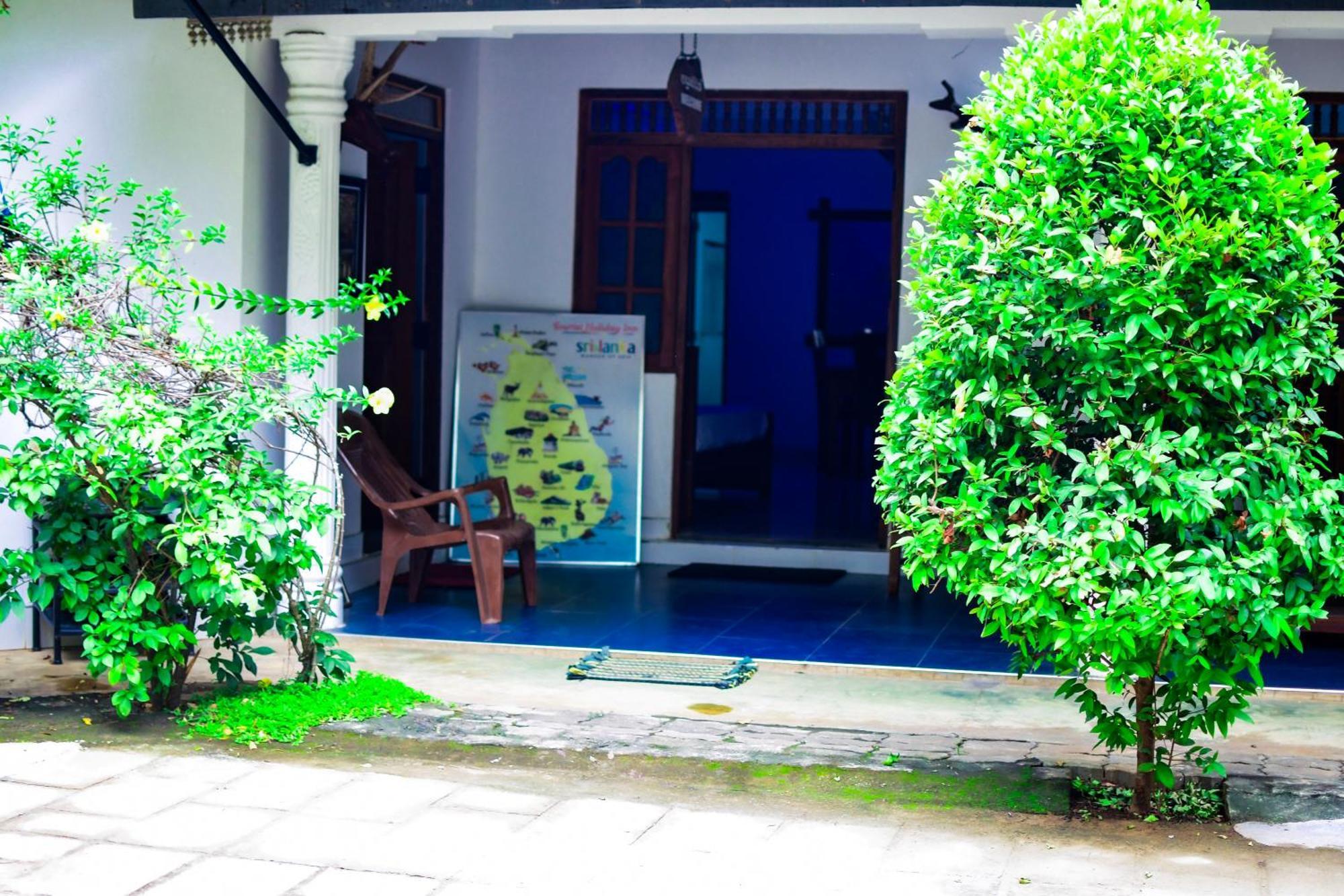 Tourist Holiday Inn Dambulla Exterior foto