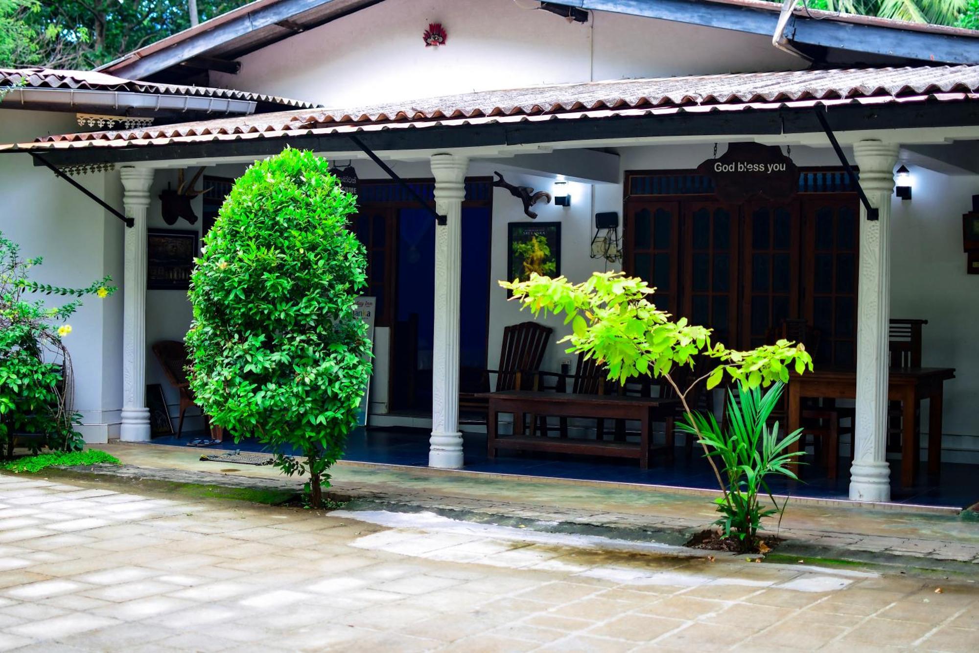 Tourist Holiday Inn Dambulla Exterior foto