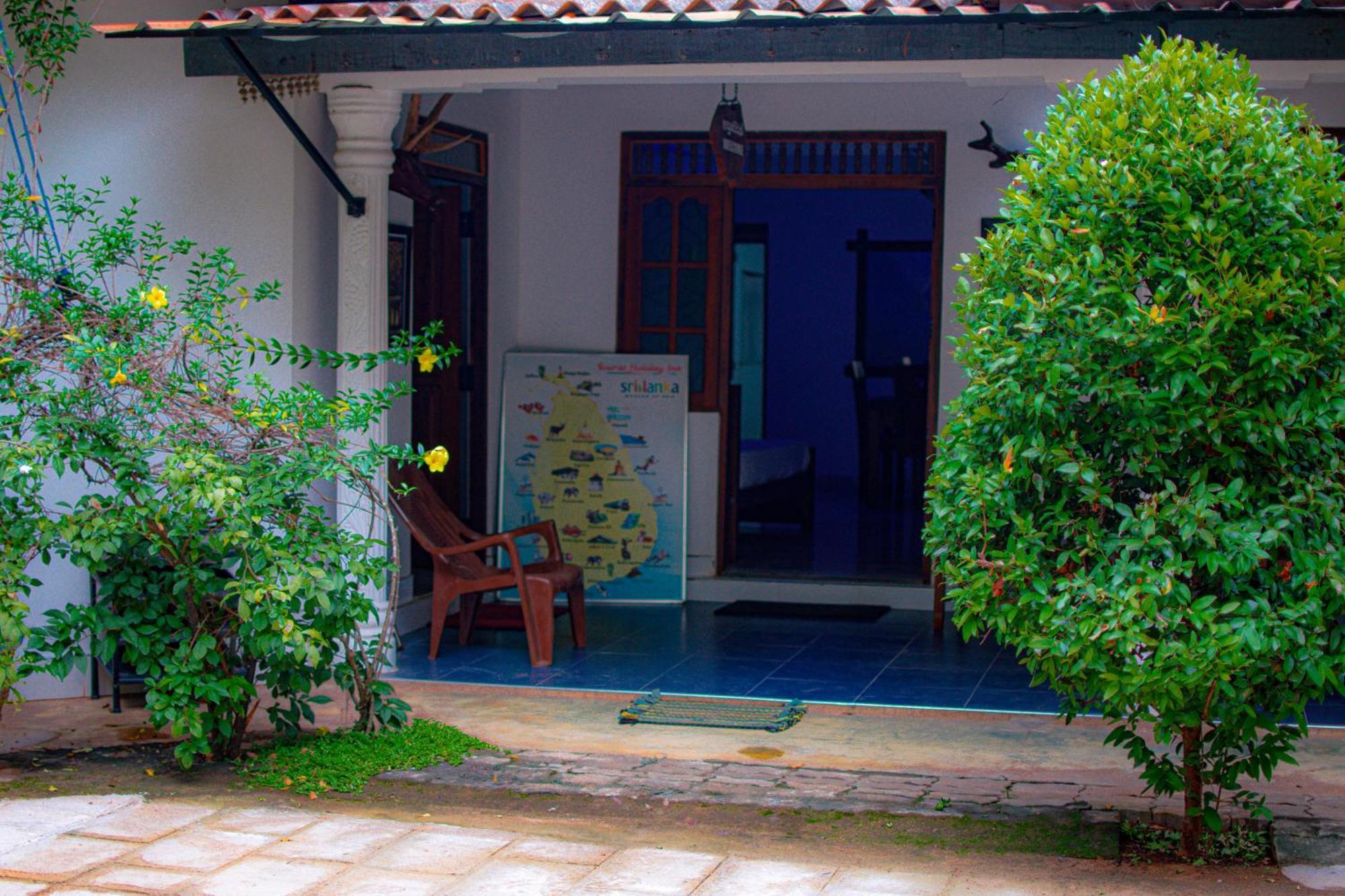 Tourist Holiday Inn Dambulla Exterior foto